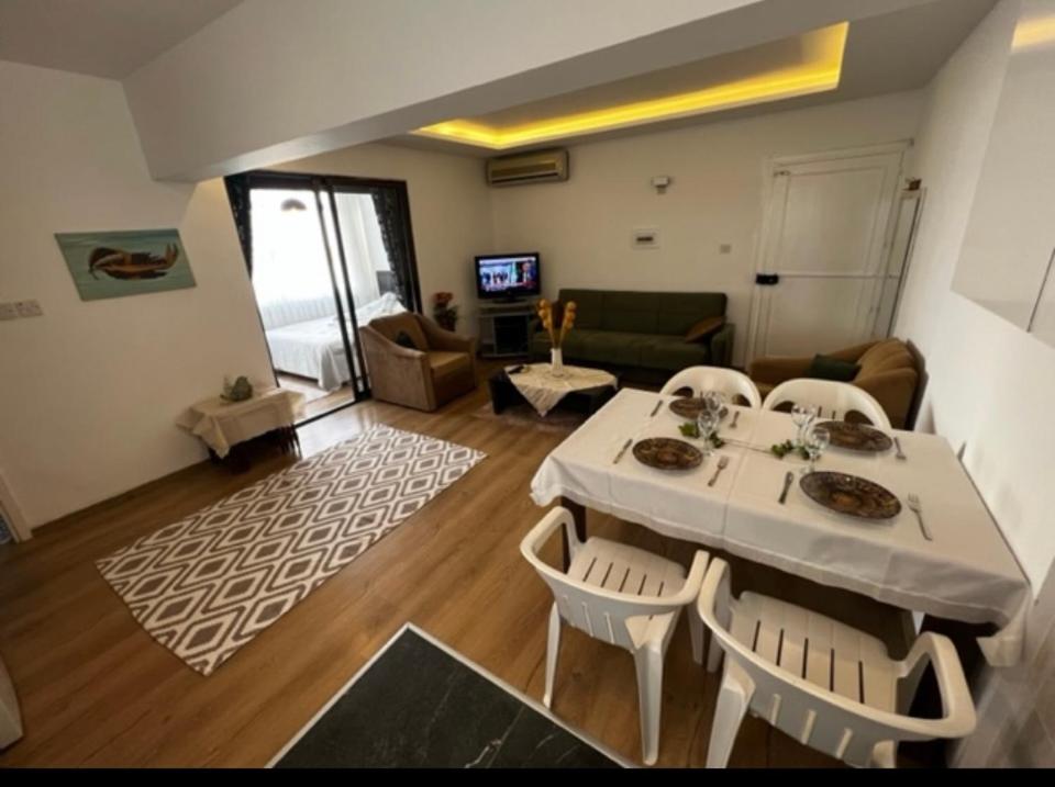 Girne Center 3 Rooms 150 M To Beach Esterno foto
